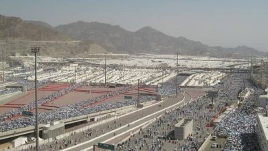 Les pèlerins affluent à Mina pour le jour de Tarwiya
