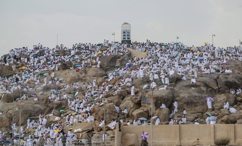 Arafat.. Le plus grand pilier du Hajj et une scène de foi magnifique