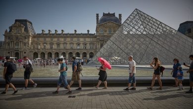 Vol de bijoux inestimables au musée du Louvre