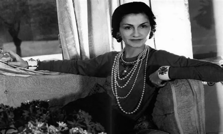 Coco Chanel : du passé difficile à l’icône de l’élégance