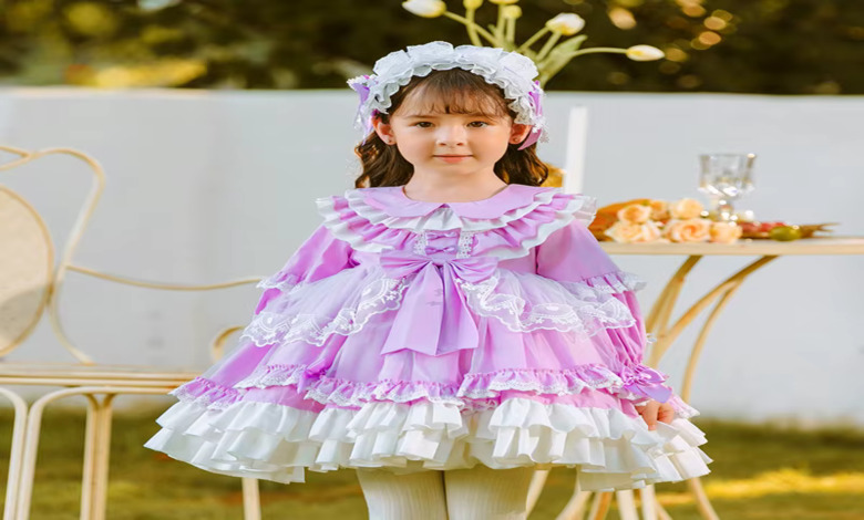 Des couleurs éclatantes pour les robes des petites filles