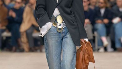 Comment adopter le jean barrel, si difficile à porter ?