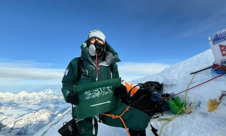 Le prince Mohammed ben Fayçal atteint le sommet de l’Everest