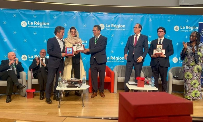 La princesse professeure Mashael bint Mohammed Al Saud distinguée en France