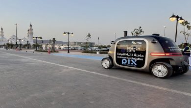 Bus autonomes dans les esplanades de la mosquée de Quba