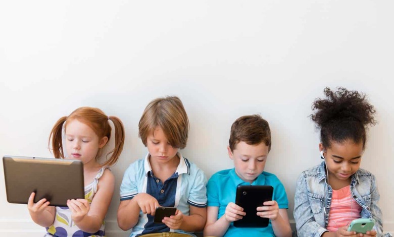 Régulation mondiale des réseaux sociaux chez les mineurs