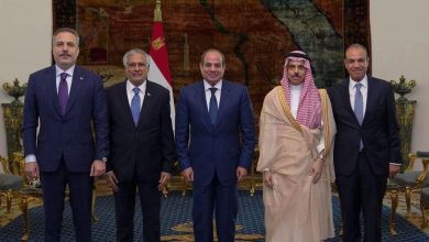 Le président égyptien reçoit le ministre saoudien des Affaires étrangères et les ministres des Affaires étrangères du groupe quadruple