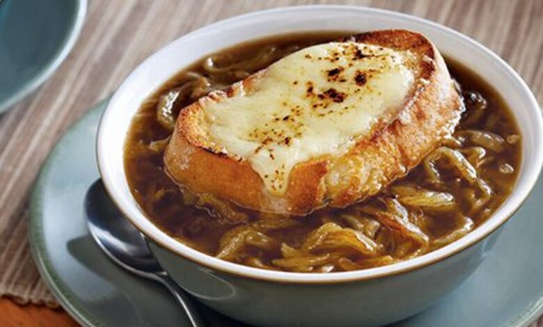La soupe à l’oignon française : un classique chaleureux et raffiné