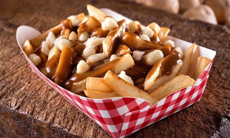 Le plat de poutine : l’un des mets traditionnels les plus célèbres du Canada