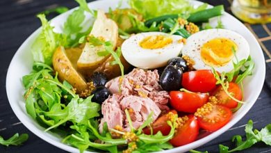 Salade niçoise : un plat français frais pour les journées d’été