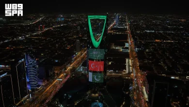 De Riyad à La Mecque : Les drapeaux des trois pays sur les monuments