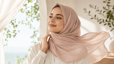 Soins des cheveux sous le hijab en été : fraîcheur et confort