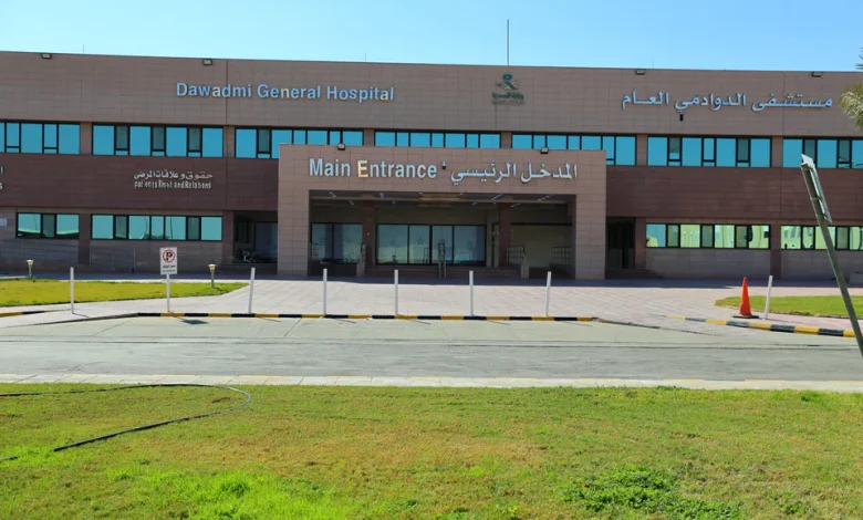 L’hôpital de Dawadmi retire entièrement une tumeur cérébrale chez un jeune homme