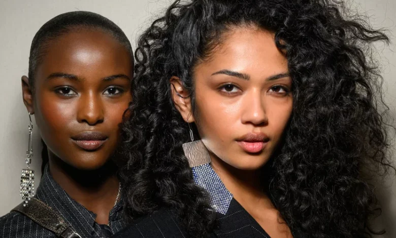 Teint frais et lèvres affirmées : les tendances beauté de l’automne 2026