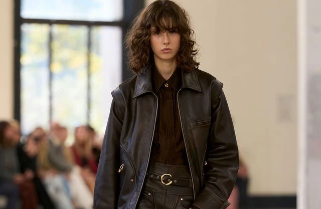 Comment adopter les cinq tendances de vestes en cuir de l’automne selon les mannequins ?
