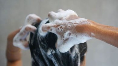 Le sucre et le shampoing : une astuce pour le cuir chevelu