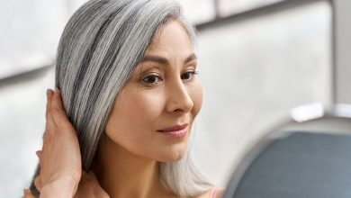 Cheveux blancs : comprendre leurs causes et en prendre soin
