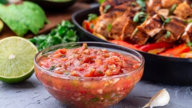 La salade dakous, une saveur piquante de la cuisine saoudienne