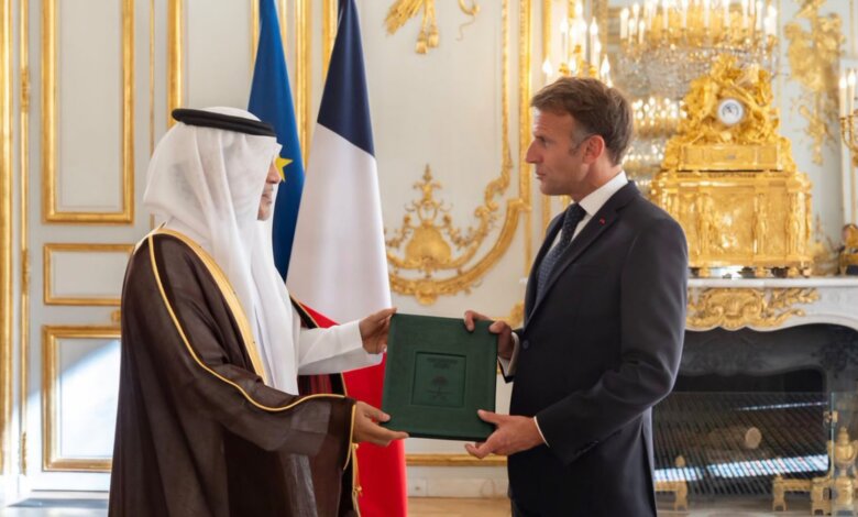 L’ambassadeur saoudien présente ses lettres de créance à Macron