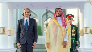 Le prince Mohammed ben Salmane reçoit le Premier ministre grec à Riyad