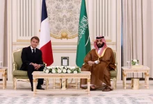 Macron conclut sa tournée du Golfe par une visite en Arabie saoudite