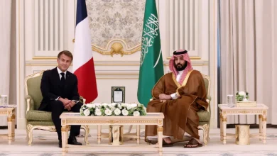 Macron conclut sa tournée du Golfe par une visite en Arabie saoudite